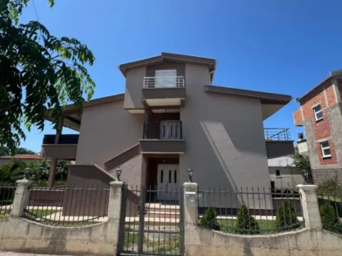 Izdavanje, trosoban stan, 130m2, Čeluga, Bar Izdavanje, trosoban stan, 130m2, Čeluga, Bar