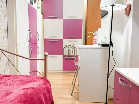 Rent, one bedroom apartment, 61m², Cetinje, Crna Gora - image 11