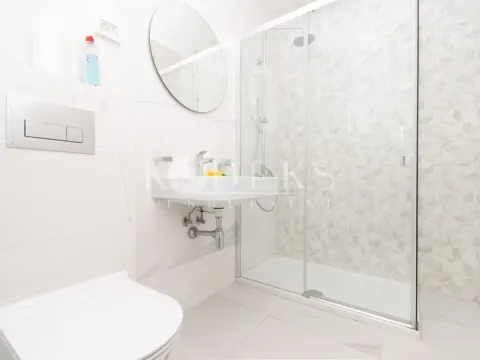 Izdavanje, poslovni prostor, 42m², Central Point, Podgorica - image 6