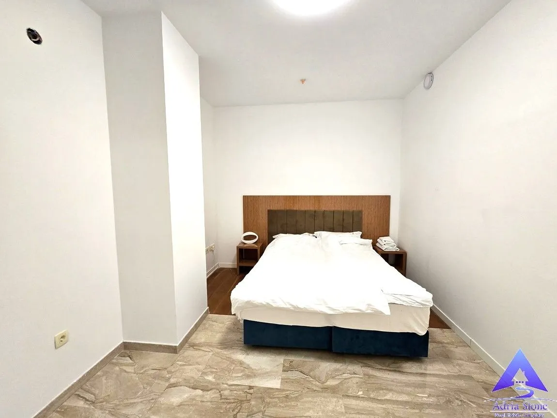 Prodaja, dvosoban stan, 77m², Centar, Budva