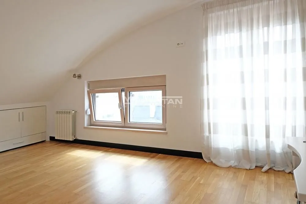 Prodaja, četvorosoban stan, 130m², Vračar Hram, Vračar Sve Podlokacije