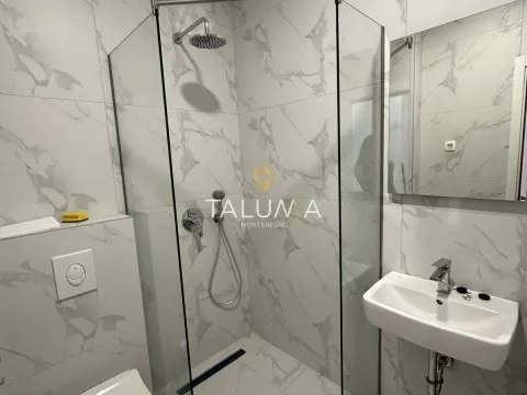 Rent, two bedroom apartment, 64m², Stari Aerodrom, Podgorica - image 14