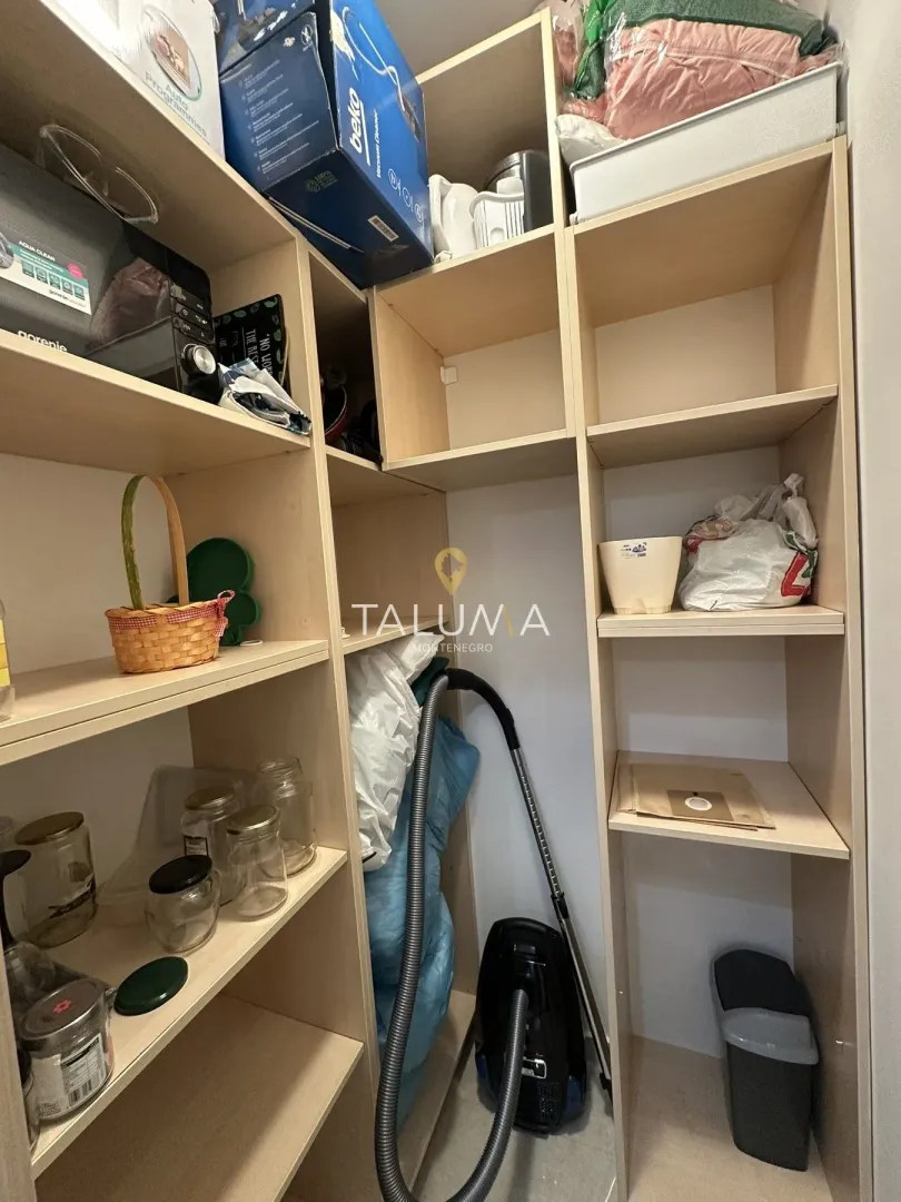 Rent, two bedroom apartment, 71m², City Kvart, Podgorica