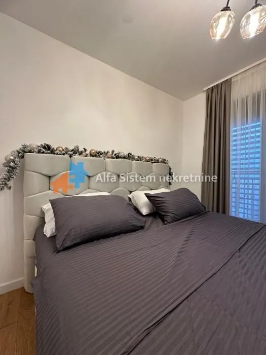 Izdavanje, trosoban stan, 90m², Čubura, Beograd