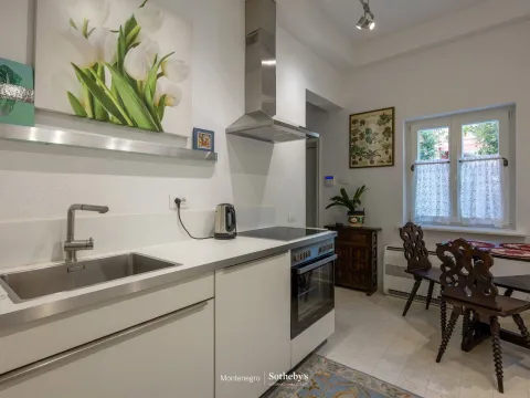Rent, house, 587m², Dobrota, Kotor - image 37