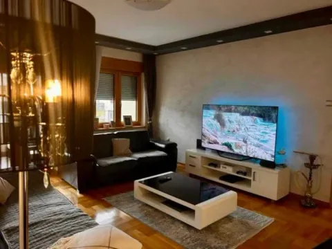 Izdavanje, dvosoban stan, 80m², Preko Morače, Podgorica - image 5