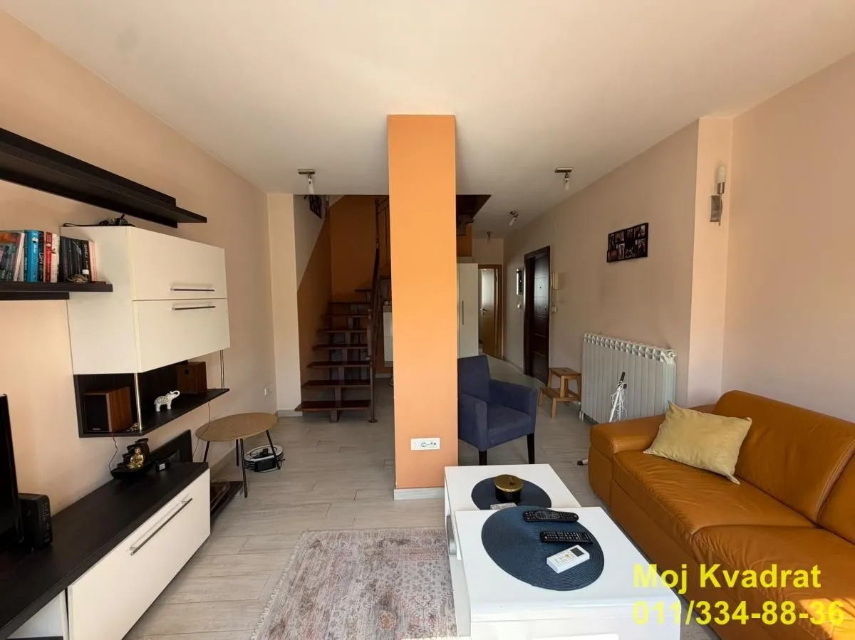 Prodaja, četvorosoban stan, 110m², Đeram Pijaca, Beograd