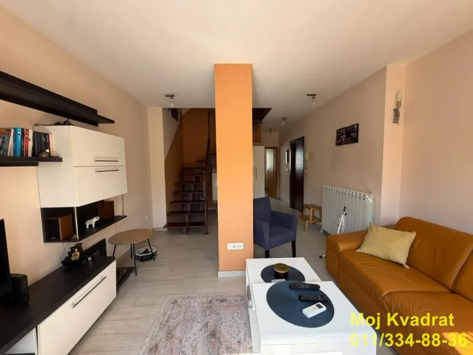 Prodaja, četvorosoban stan, 110m², Đeram Pijaca, Beograd