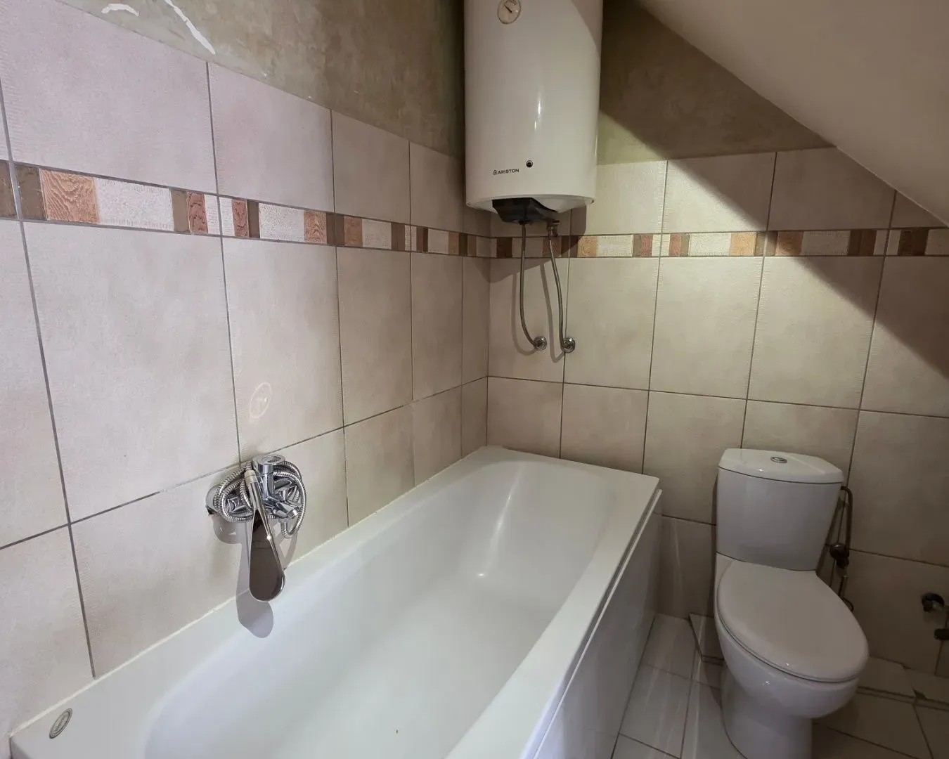 Rent, three bedroom apartment, 120m², Stari Grad, Budva