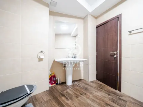 Izdavanje, trosoban stan, 111m², Vračar Hram, Vračar Sve Podlokacije - image 15