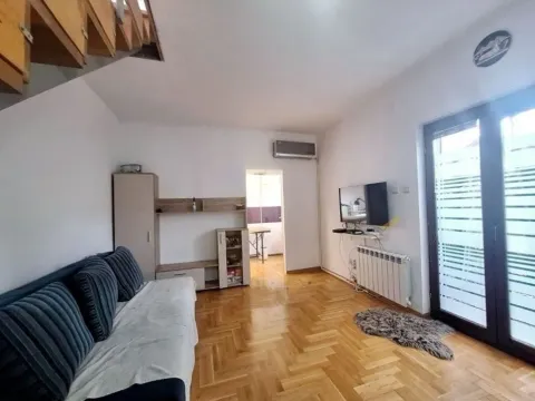 Sale, house, 108m², Uciteljsko Naselje, Zvezdara Sve Podlokacije - image 3