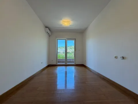 Rent, four bedroom apartment, 109m², Vezirov Most, Podgorica - image 8