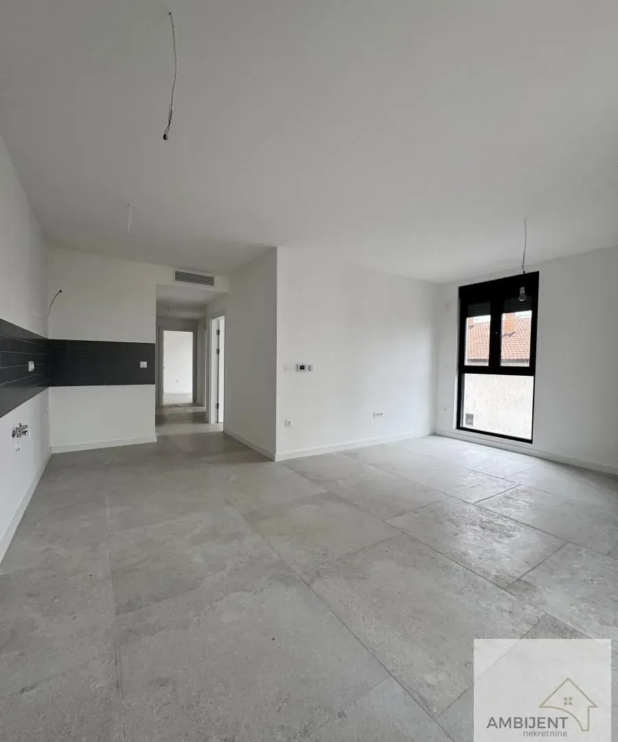 Prodaja, trosoban stan, 77m², Novi Banovci, Stara Pazova