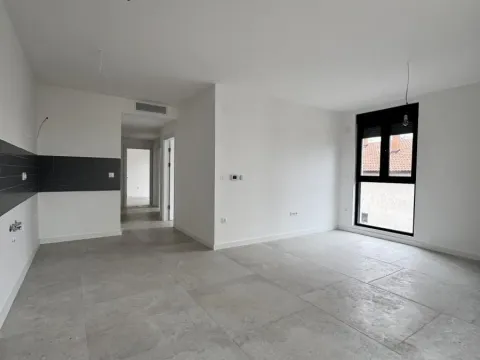 Prodaja, trosoban stan, 77m², Novi Banovci, Stara Pazova - image 7