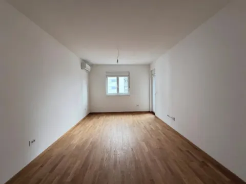 Izdavanje, jednosoban stan, 46m², Stari Aerodrom, Podgorica - image 2