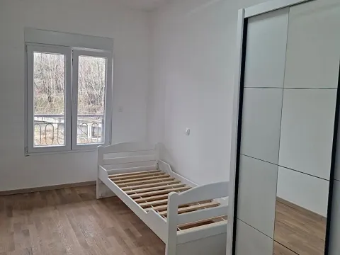 Izdavanje, dvosoban stan, 79m², Momišići, Podgorica - image 13