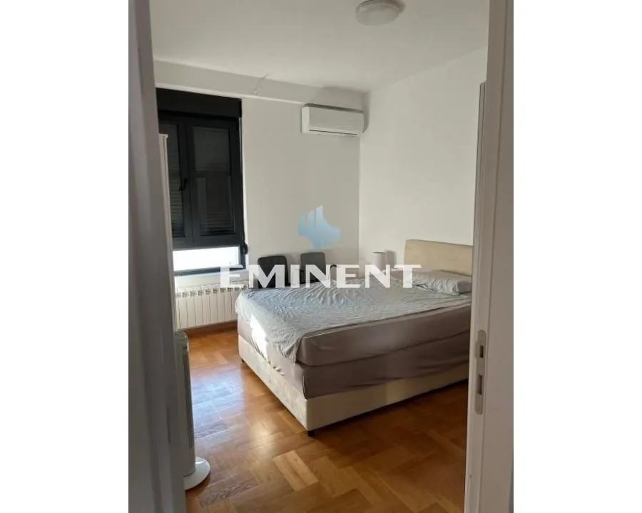 Rent, two bedroom apartment, 52m², Stari Grad, Beograd