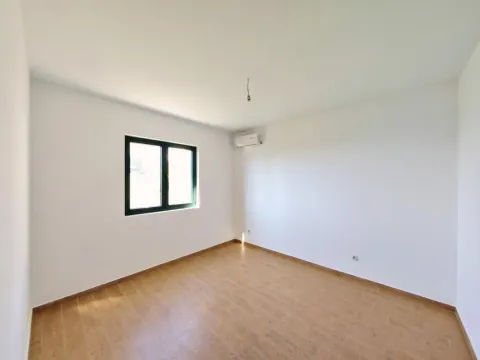 Sale, two bedroom apartment, 81m², Bečići, Budva - image 3