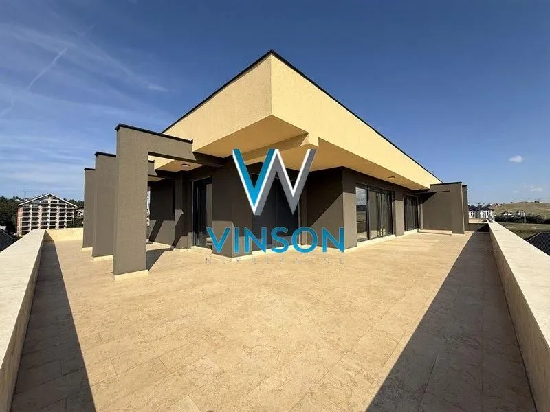 Prodaja, četvorosoban stan, 310m², Centar, Zlatibor