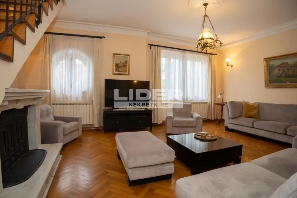 Rent, apartment, 150m², Stari Grad, Beograd