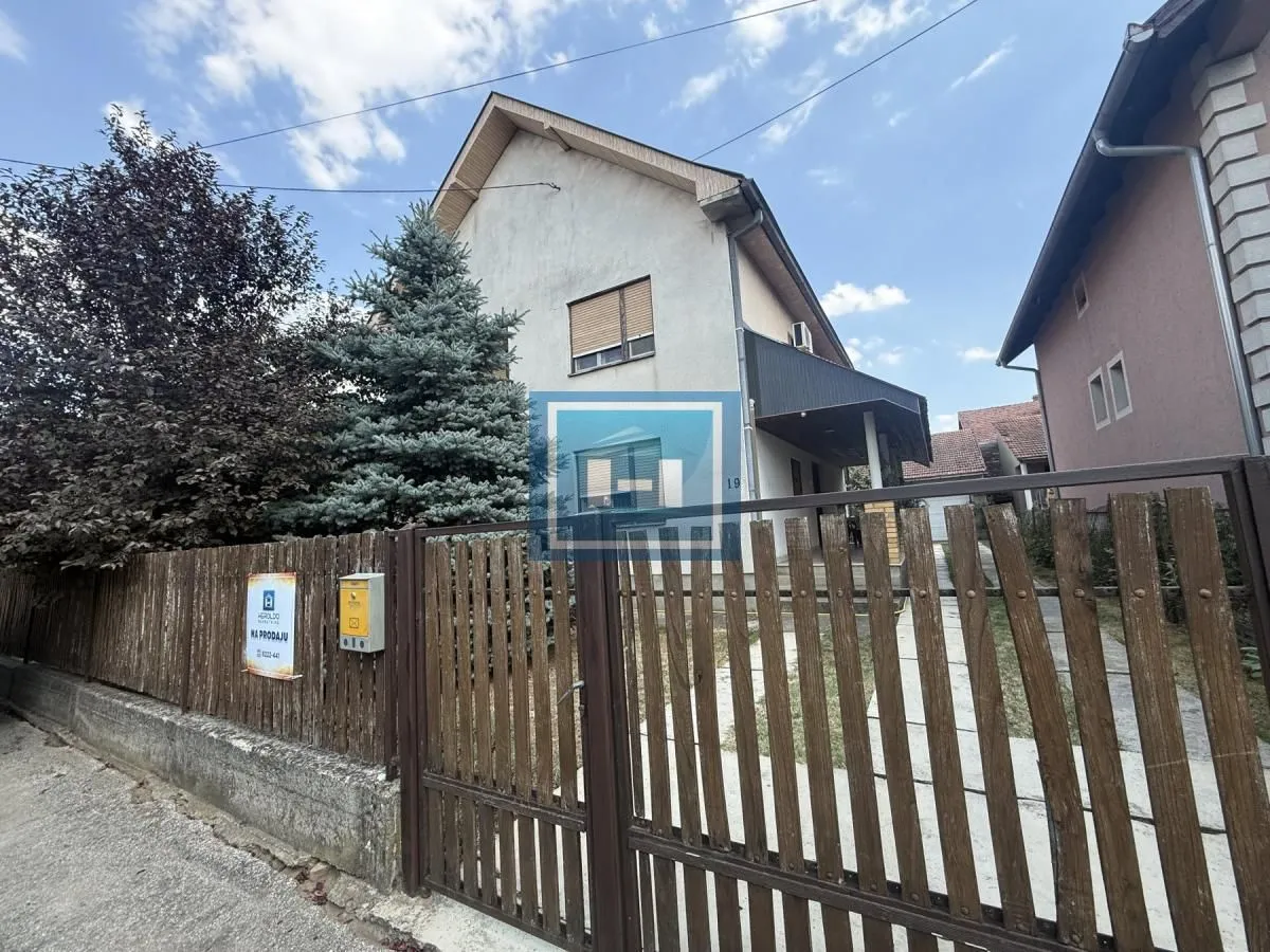 Prodaja, kuća, 160m², Trnava, Jagodina