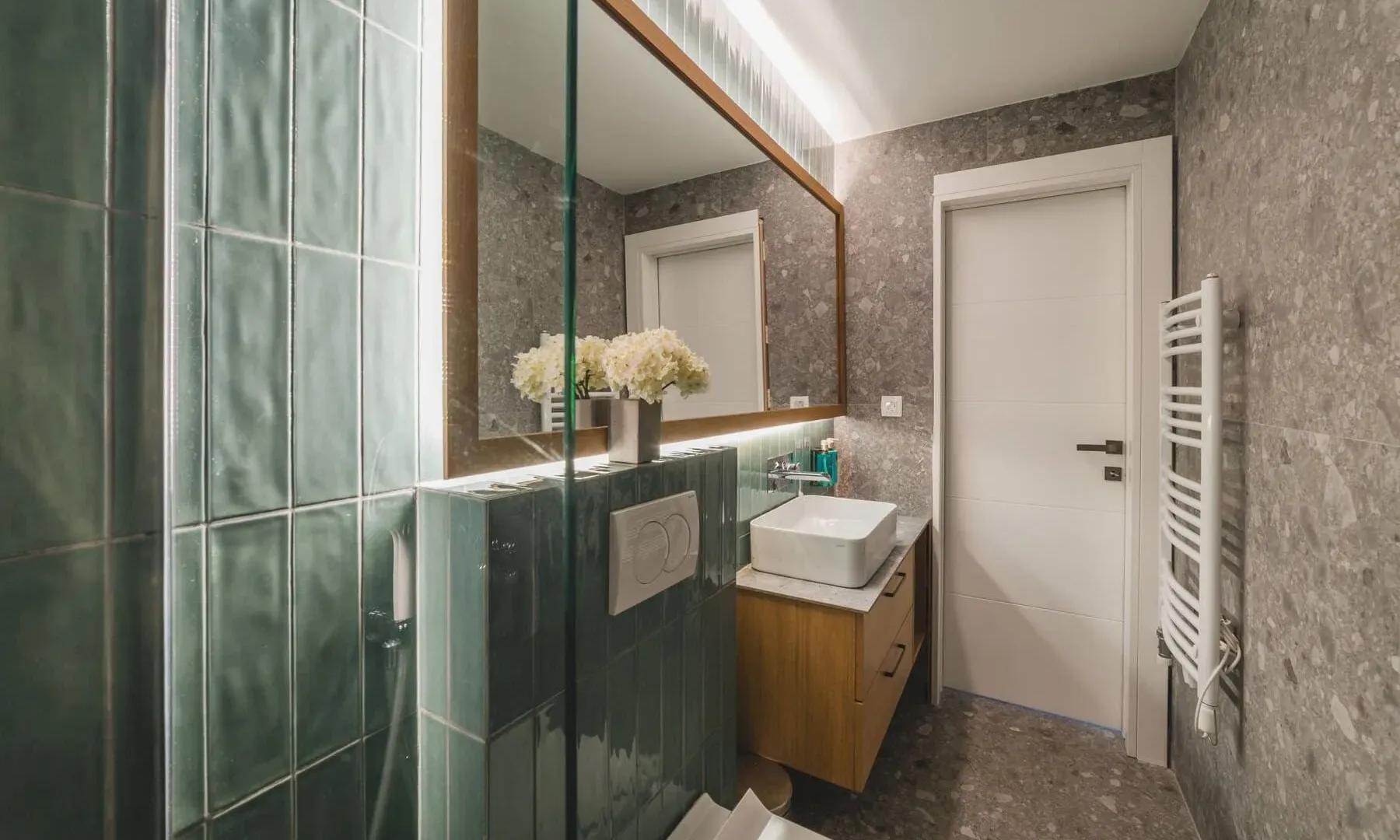 Rent, house, 520m², Đuraševići, Tivat
