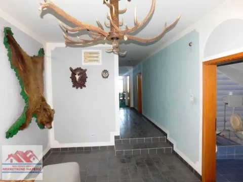 Rent, office space, 360m², Maršić, Kragujevac - image 35