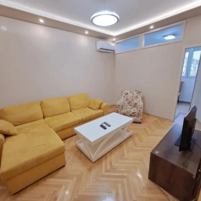 Izdavanje, jednosoban stan, 34m², Autobuska stanica, Podgorica