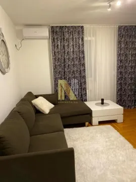 Stan in Bulevar Oslobodjenja
