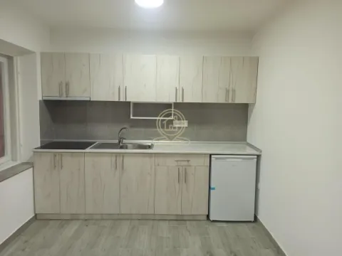 Izdavanje, trosoban stan, 70m², Salajka, Novi Sad Sve Podlokacije - image 6