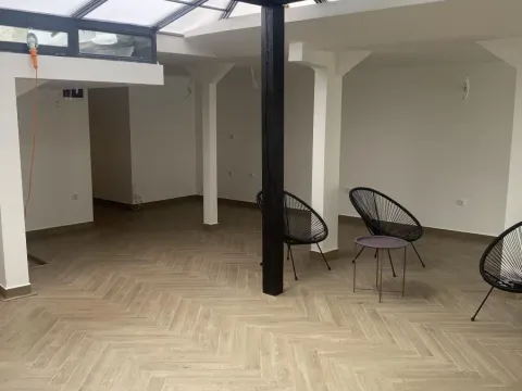 Izdavanje, poslovni prostor, 200m², Stari Grad, Beograd - image 2