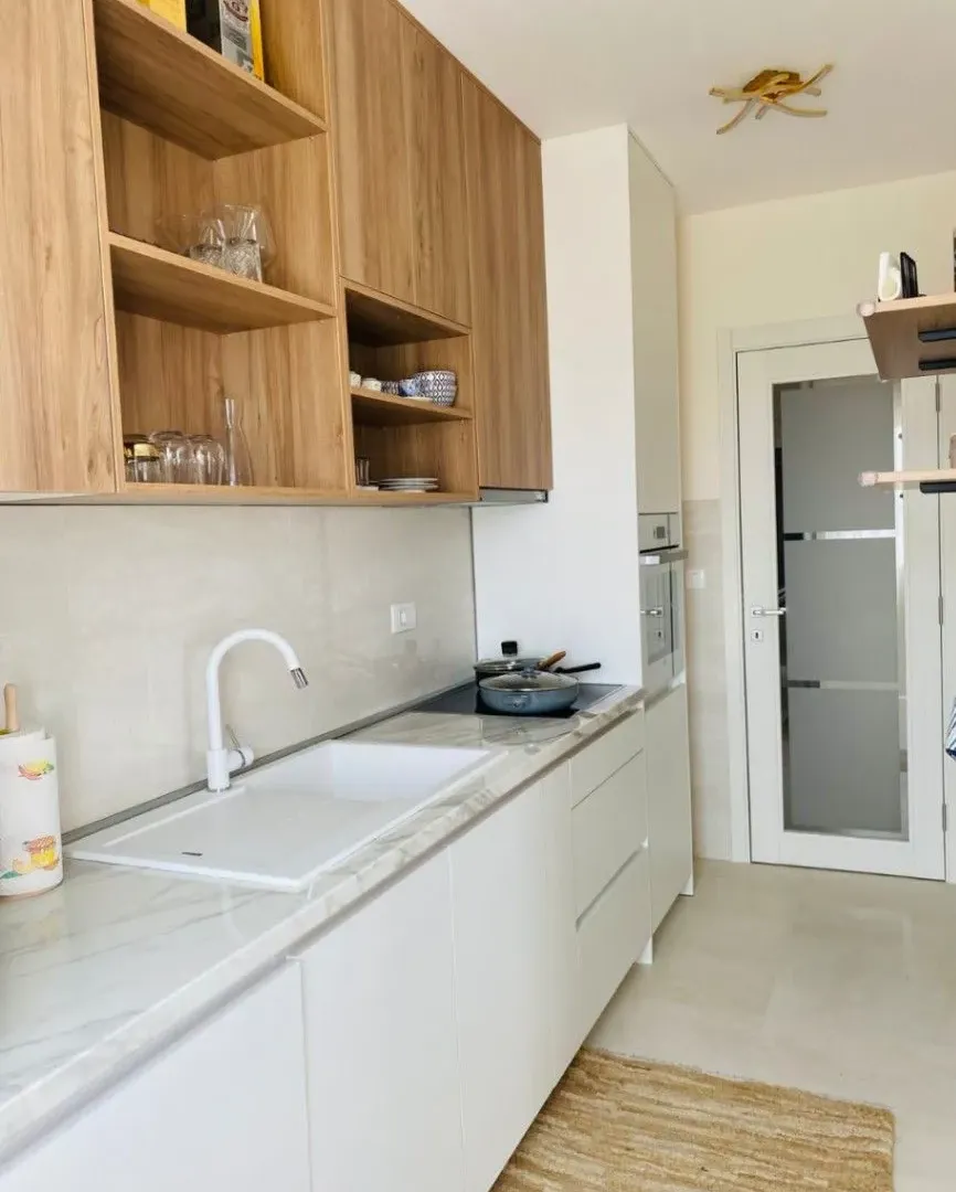 Izdavanje, trosoban stan, 95m², Central Point, Podgorica