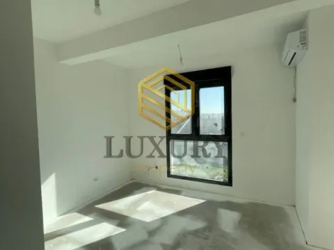 Prodaja, jednosoban stan, 32m², City Kvart, Podgorica - image 2