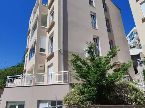 Prodaja, stan, 65m², Tivat, Crna Gora - image 3