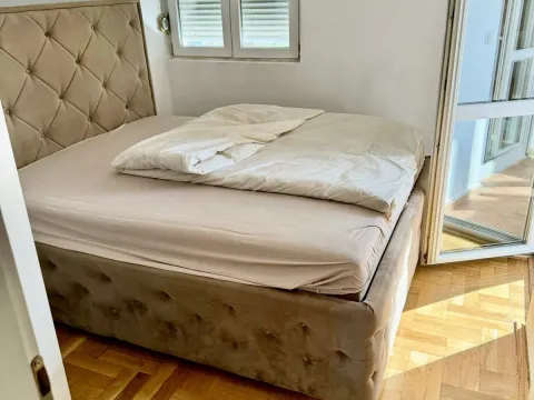 Izdavanje, dvosoban stan, 60m², Centar, Podgorica - image 7