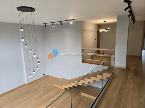 Rent, four bedroom apartment, 120m², Stari Grad, Beograd