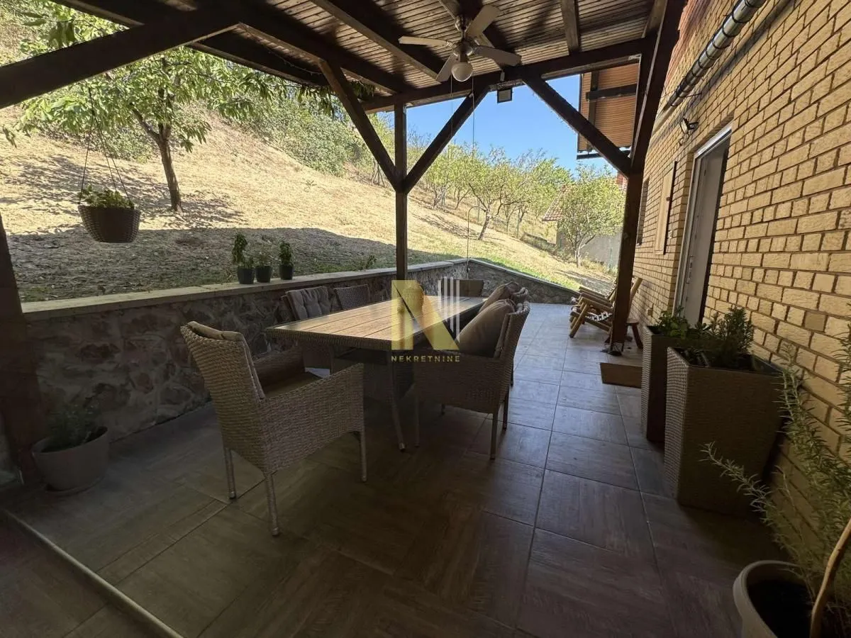 Prodaja, kuća, 150m², Rakovac, Novi Sad Sve Podlokacije
