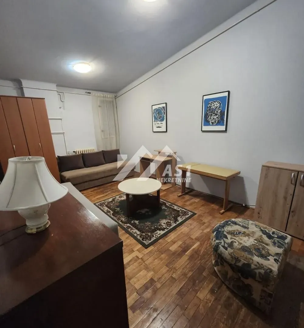 Izdavanje, jednosoban stan, 33m², Centar, Novi Sad
