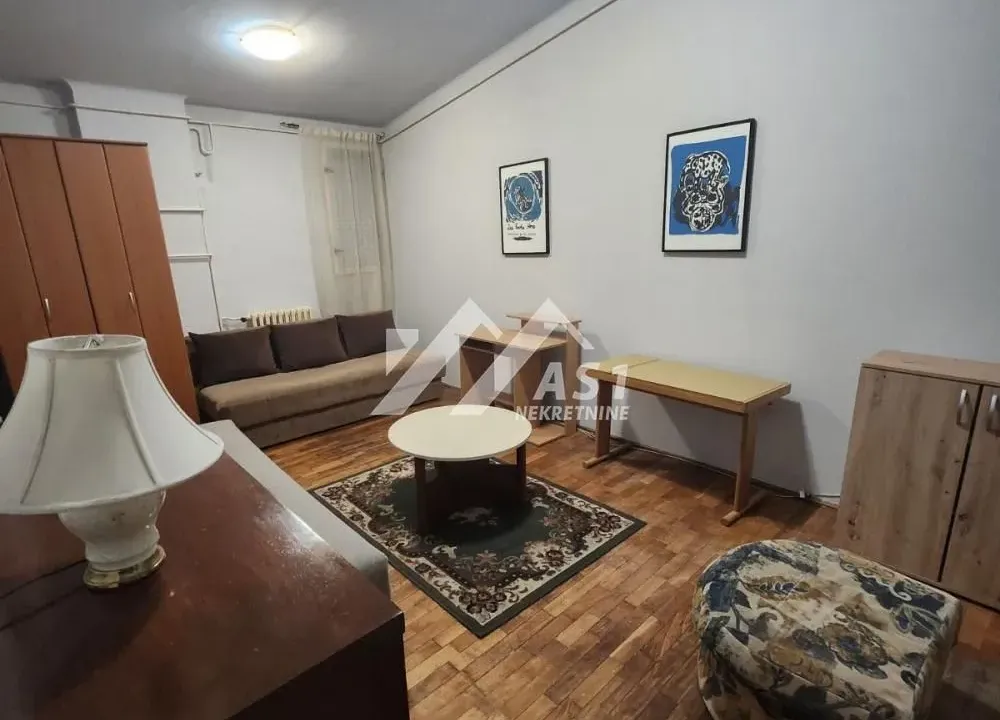 Izdavanje, jednosoban stan, 33m², Centar, Novi Sad