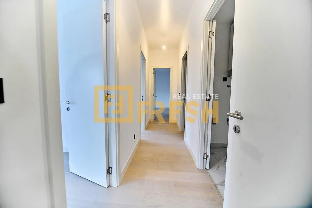 Prodaja, trosoban stan, 149m², Krivi Most, Podgorica