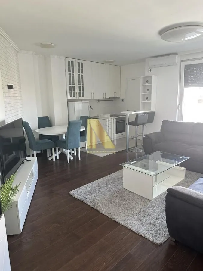 Izdavanje, dvosoban stan, 76m², Adamovićevo Naselje, Novi Sad Sve Podlokacije