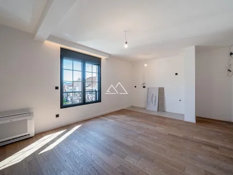 Prodaja, trosoban stan, 96m², Centar, Tivat - image 7