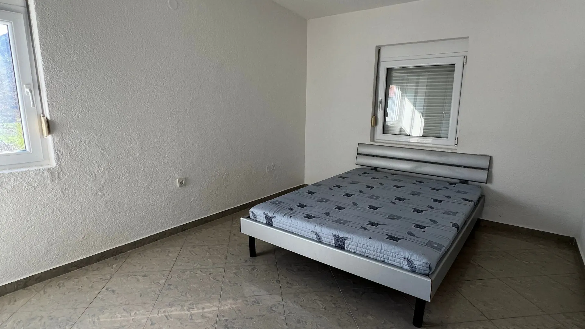 Izdavanje, dvosoban stan, 90m², Tomba, Bar