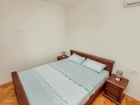 Rent, two bedroom apartment, 67m², Centar, Tivat - image 9