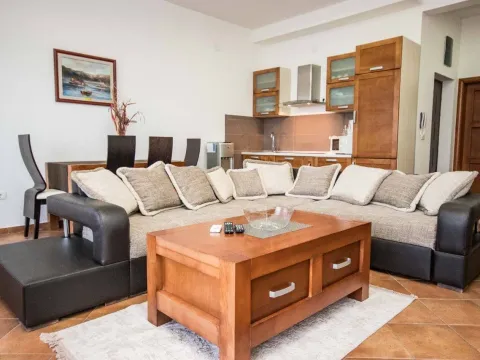 Rent, one bedroom apartment, 45m², Dobra Voda, Budva - image 3