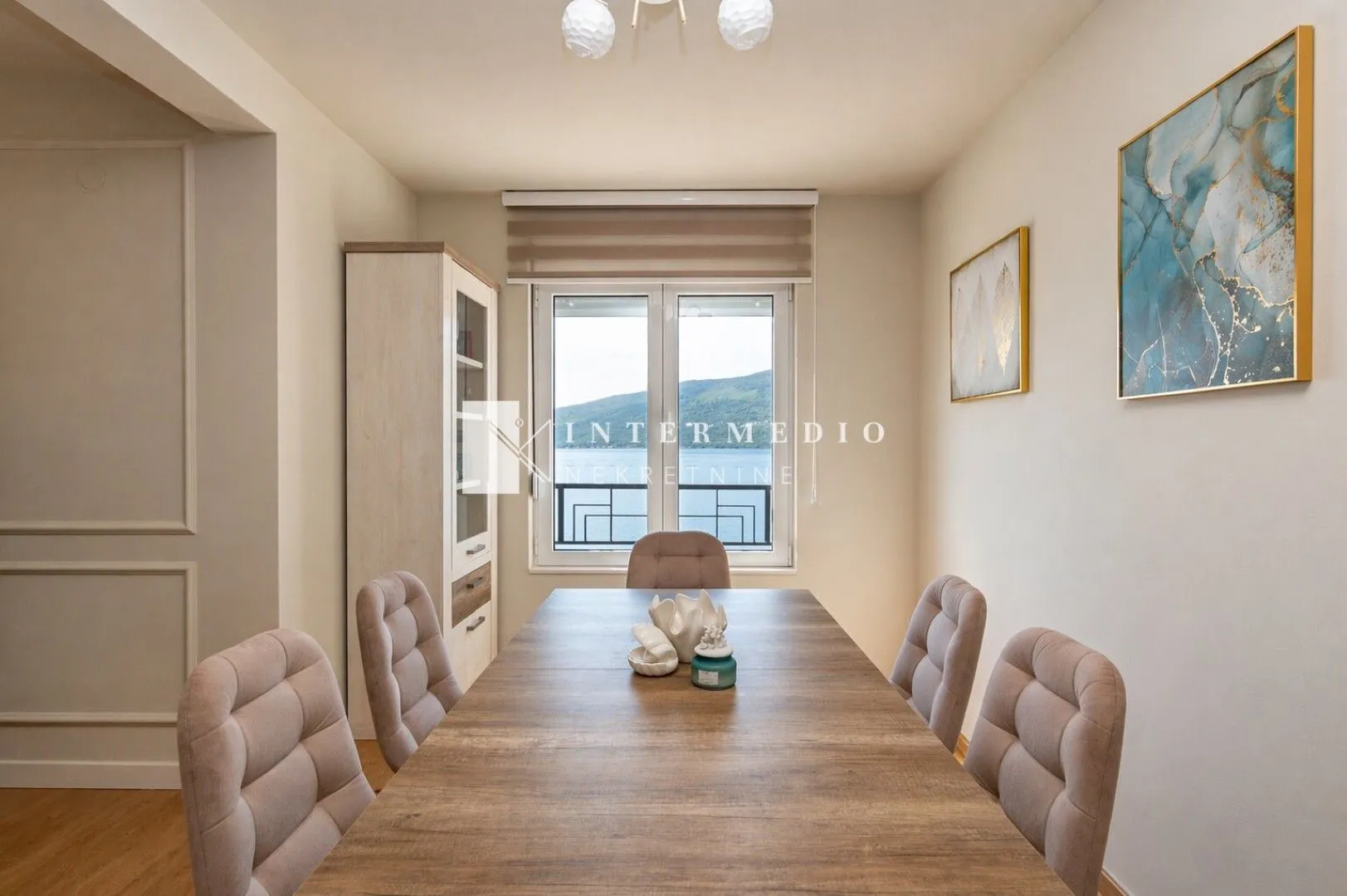 Prodaja, dvosoban stan, 91m², Đenovići, Herceg Novi