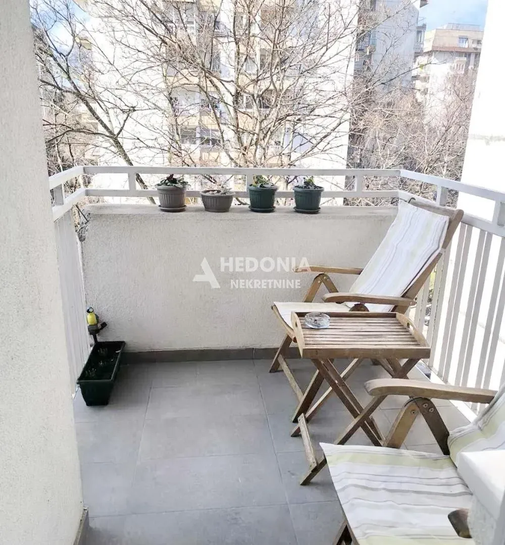 Sale, four bedroom apartment, 74m², Stari Grad, Beograd