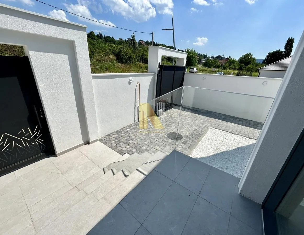 Izdavanje, kuća, 180m², Sremska Kamenica, Petrovaradin