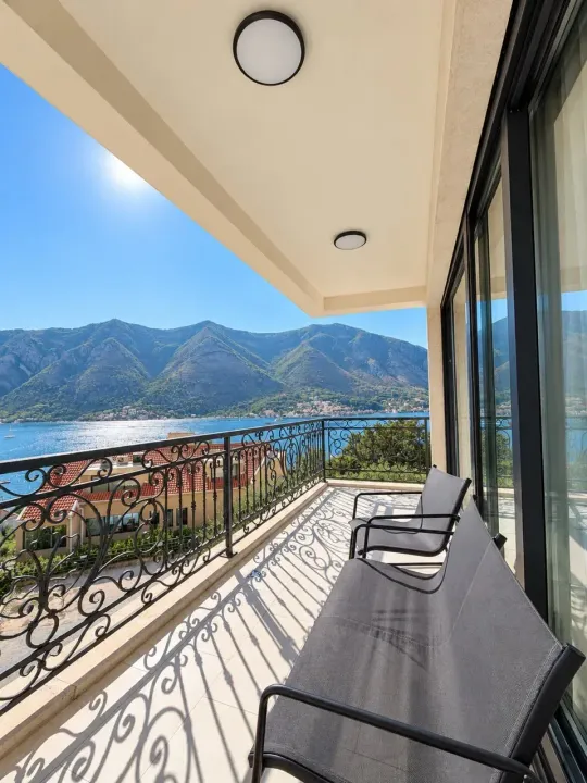 Rent, three bedroom apartment, 81m², Kotor, Crna Gora