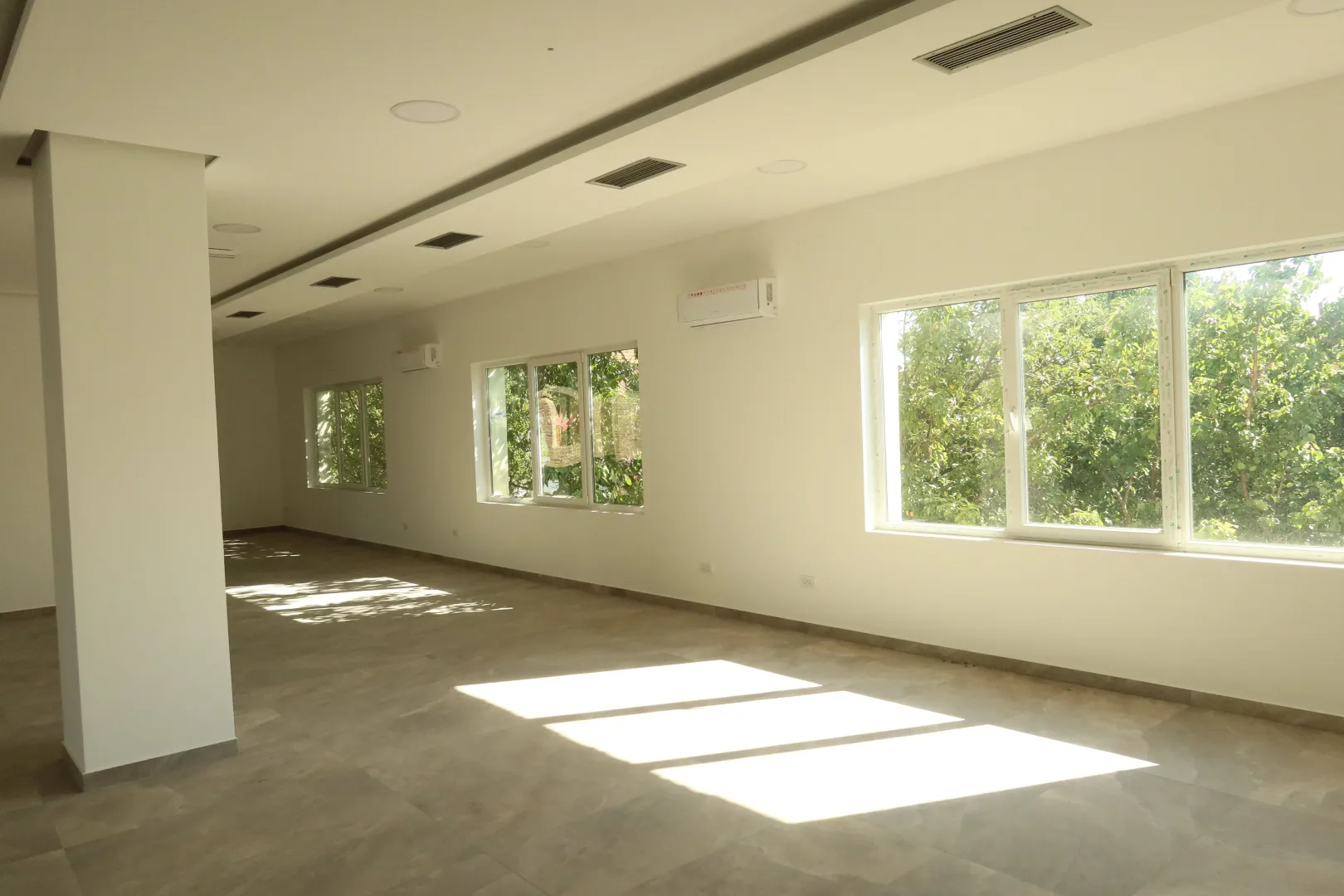 Rent, office space, 250m², Zemun Polje, Beograd